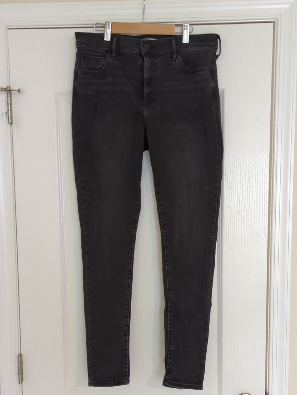 Levi's 720 Black Women's High Rise Super Skinny Jeans